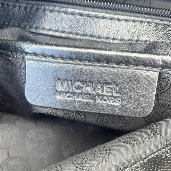 Michael Kors Black Leather Tote with Structured Design - Picture 2 of 14